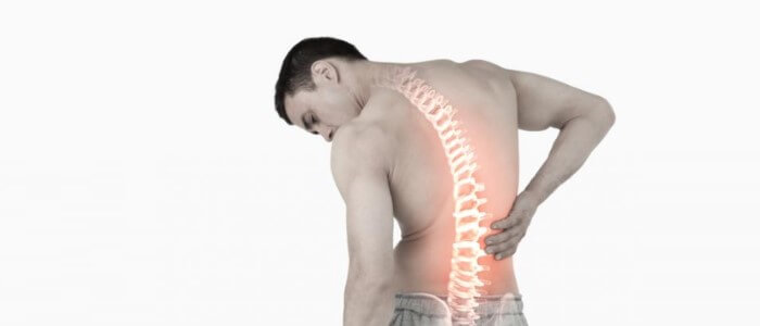 Co powoduje ból pleców? Przyczyny dolegliwości mogą dotyczyć anatomii pleców